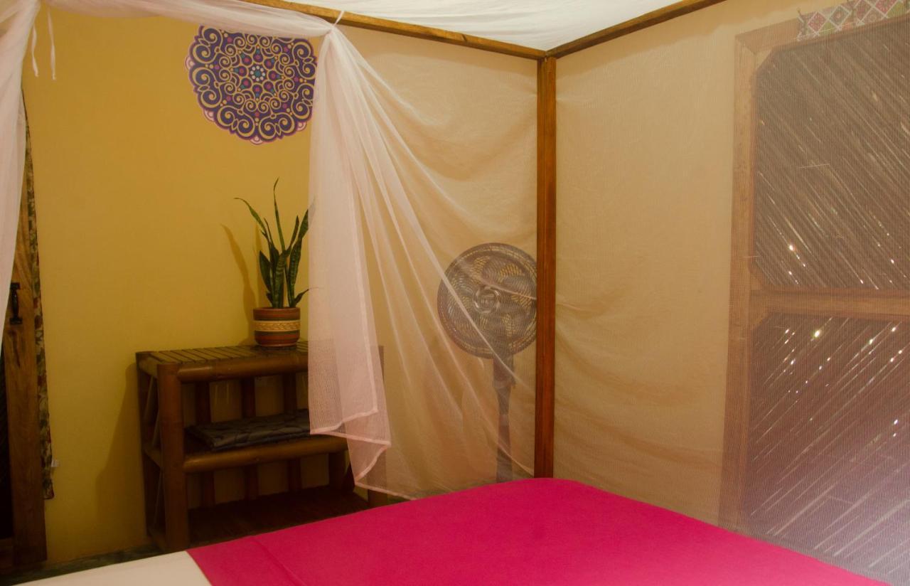 Hostal Corazon De Tagua Паломино Екстериор снимка
